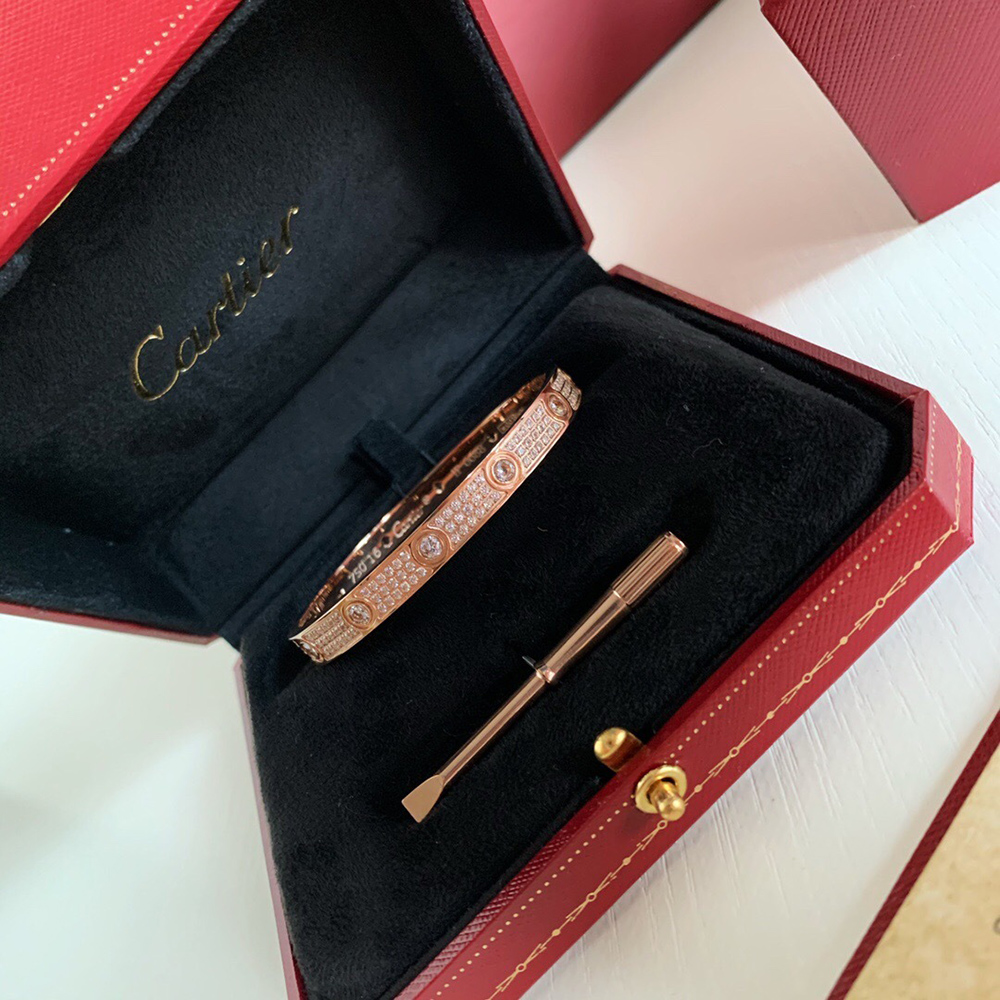 Ca*t*er love bracelet