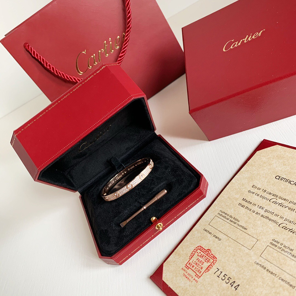 Ca*t*er love bracelet