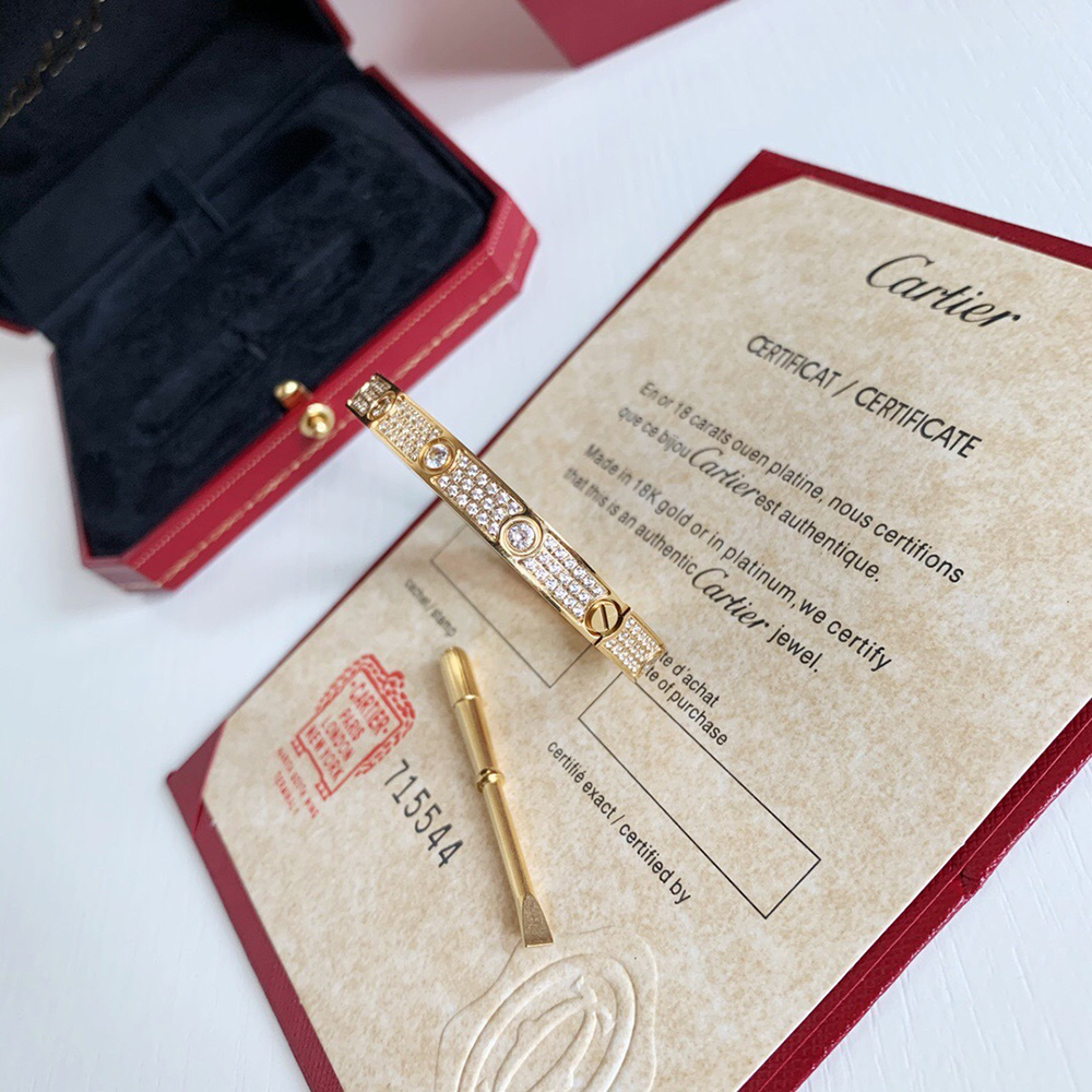 Ca*t*er love bracelet