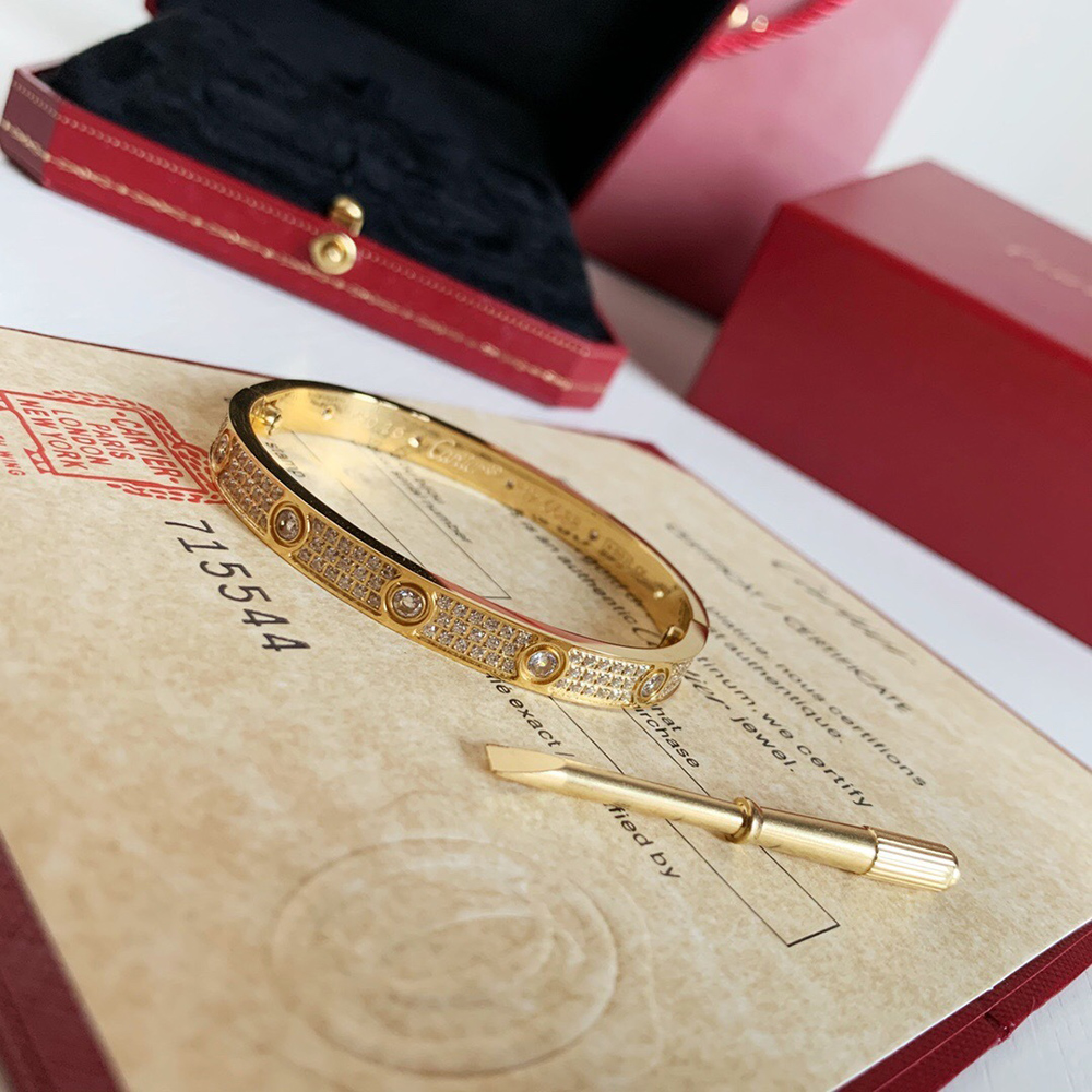 Ca*t*er love bracelet