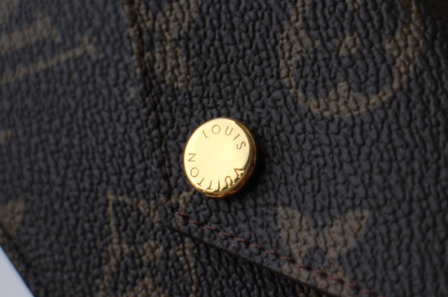 l0*is V*t0n wallets m69431 13*9.5*2.5cm