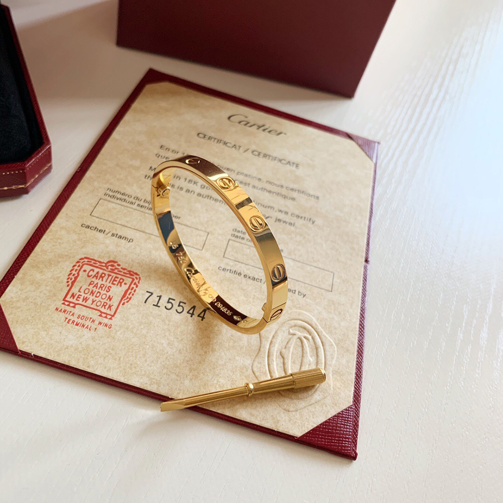 Ca*t*er love bracelet