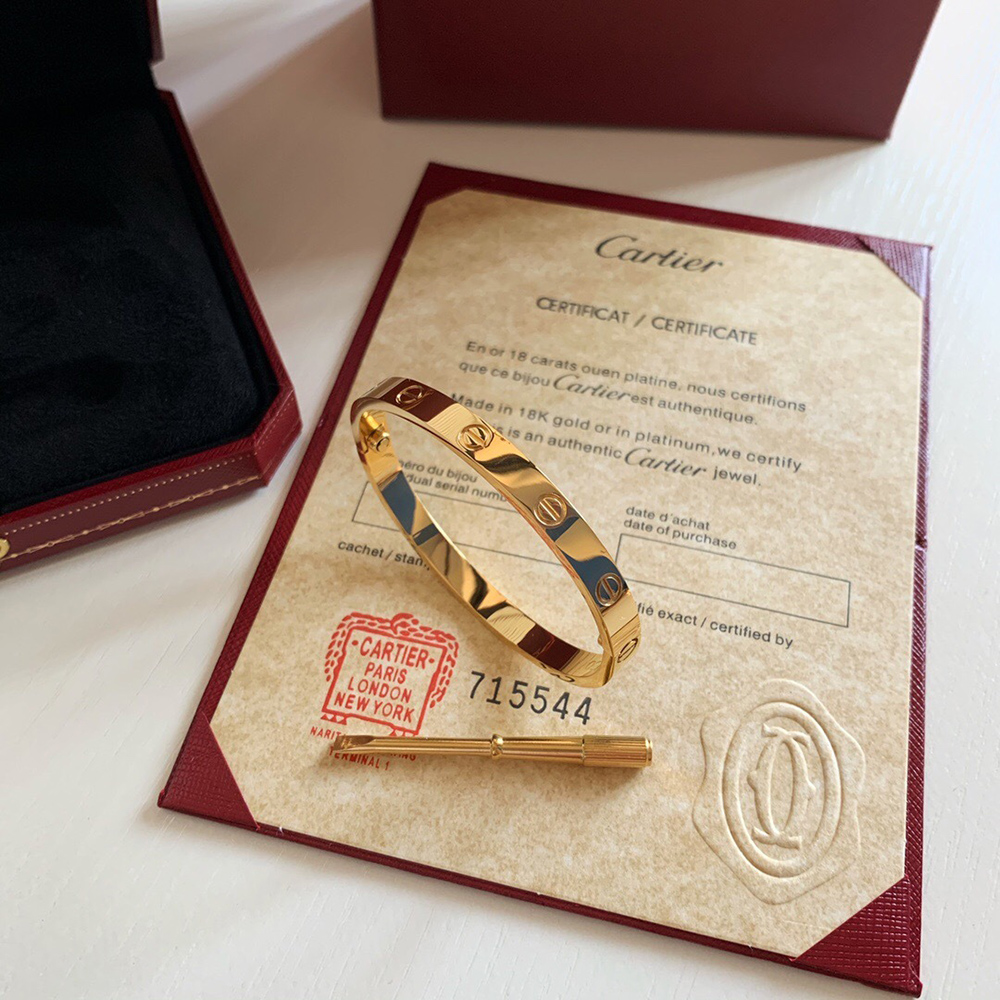 Ca*t*er love bracelet