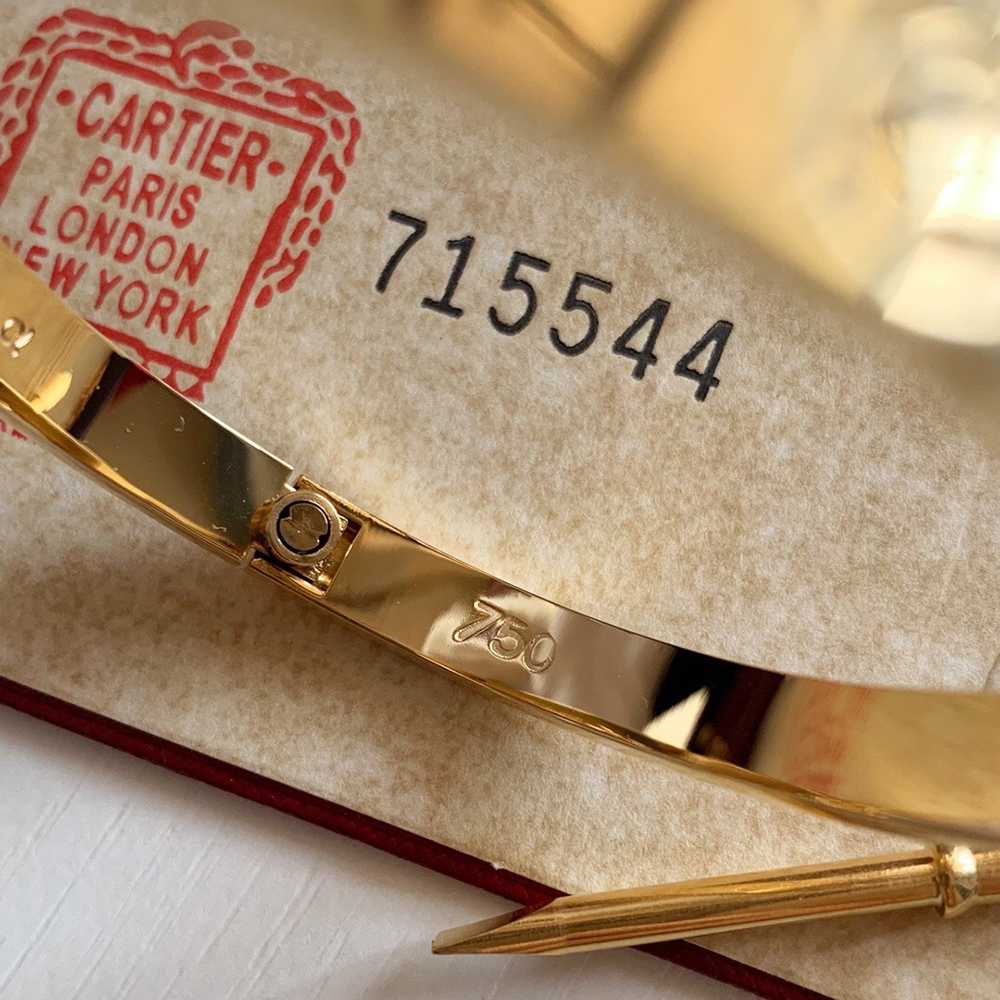 Ca*t*er love bracelet