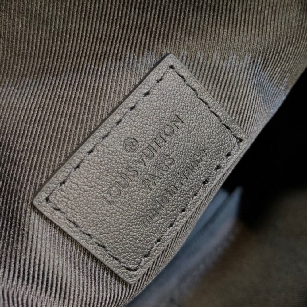 l0*is V*t0n bags m45619 25*18*10cm