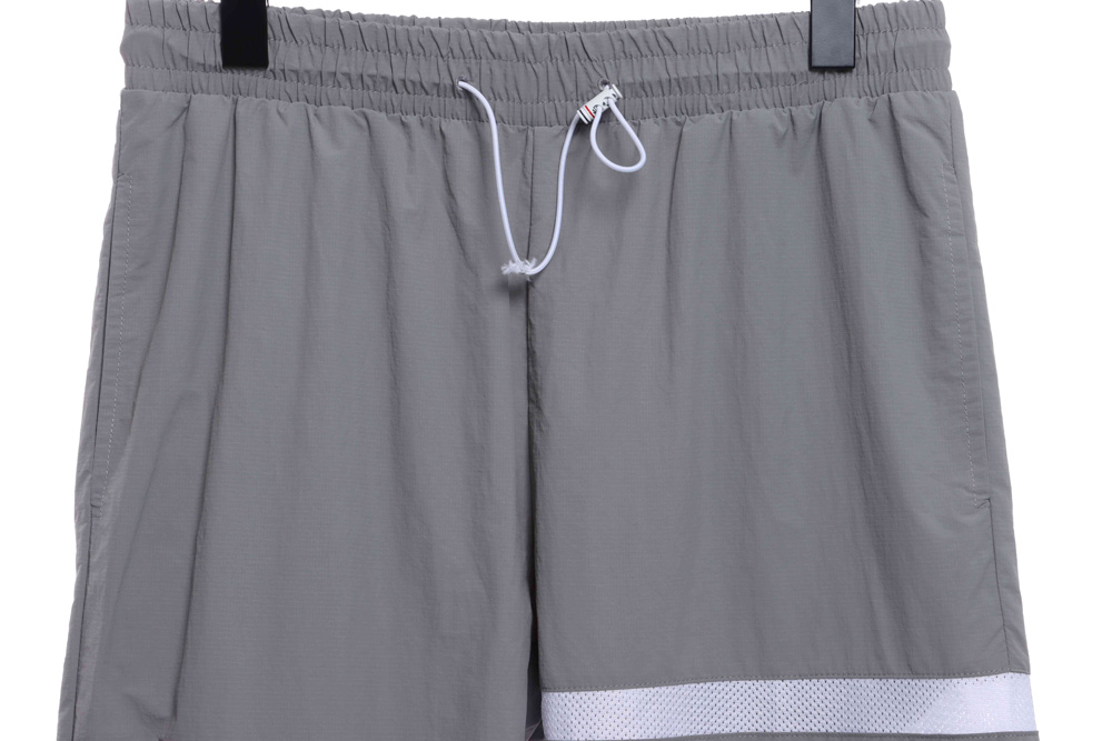 Lightweight cargo trousers in TB technical fabric