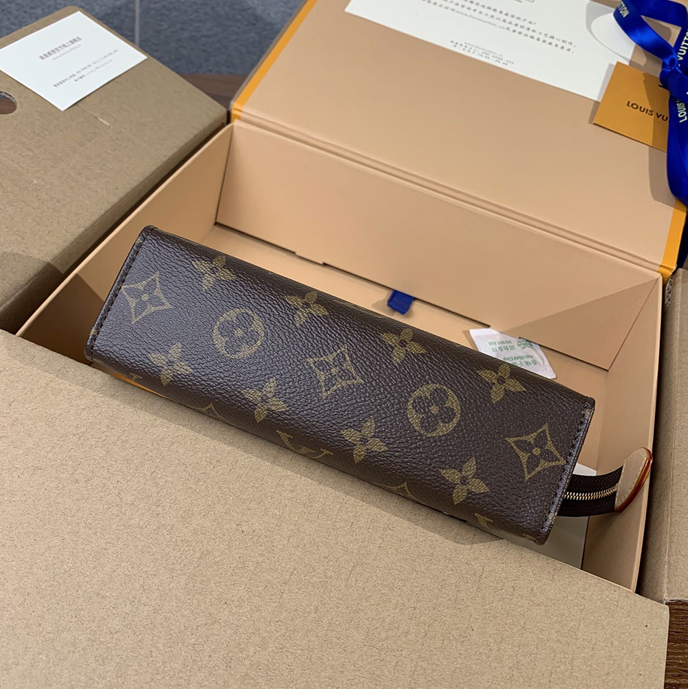 l0*is V*t0n bags m47544 19*15*6cm