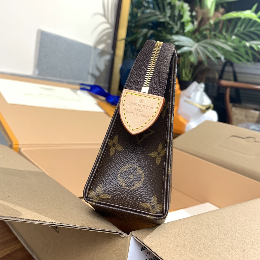 l0*is V*t0n bags m47544 19*15*6cm