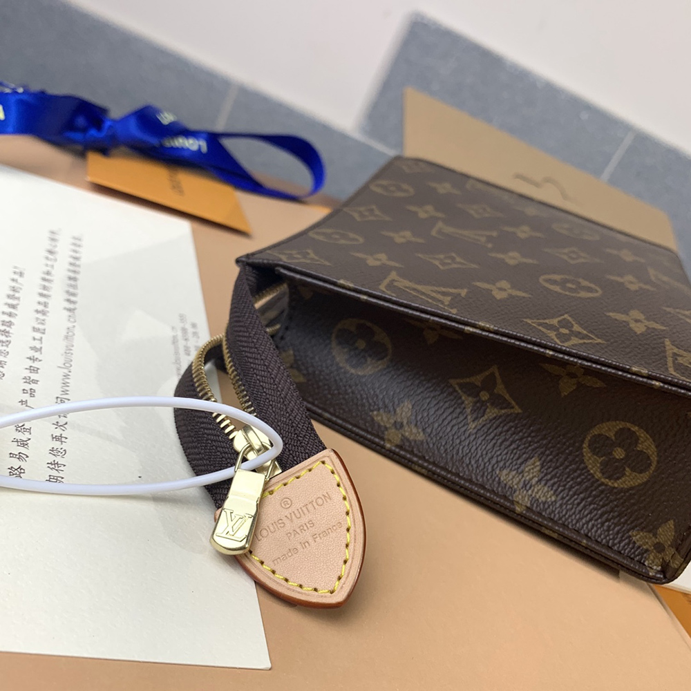 l0*is V*t0n bags m47544 19*15*6cm