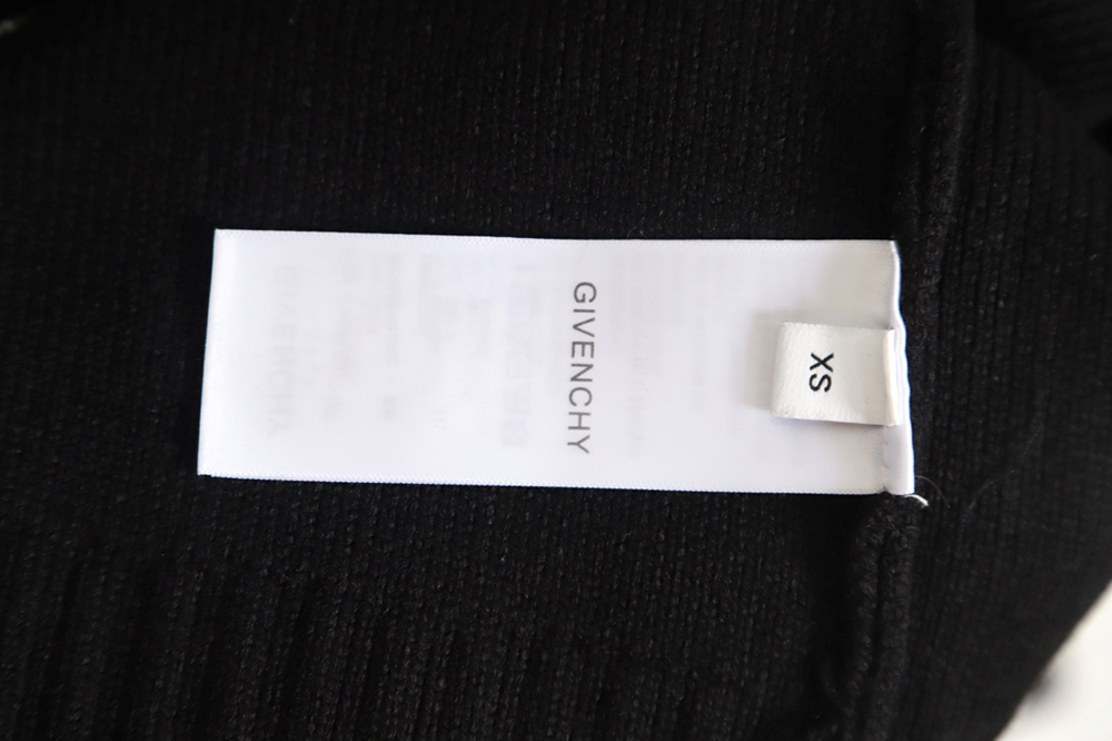 Givenchy 23FW snap button crew neck sweater