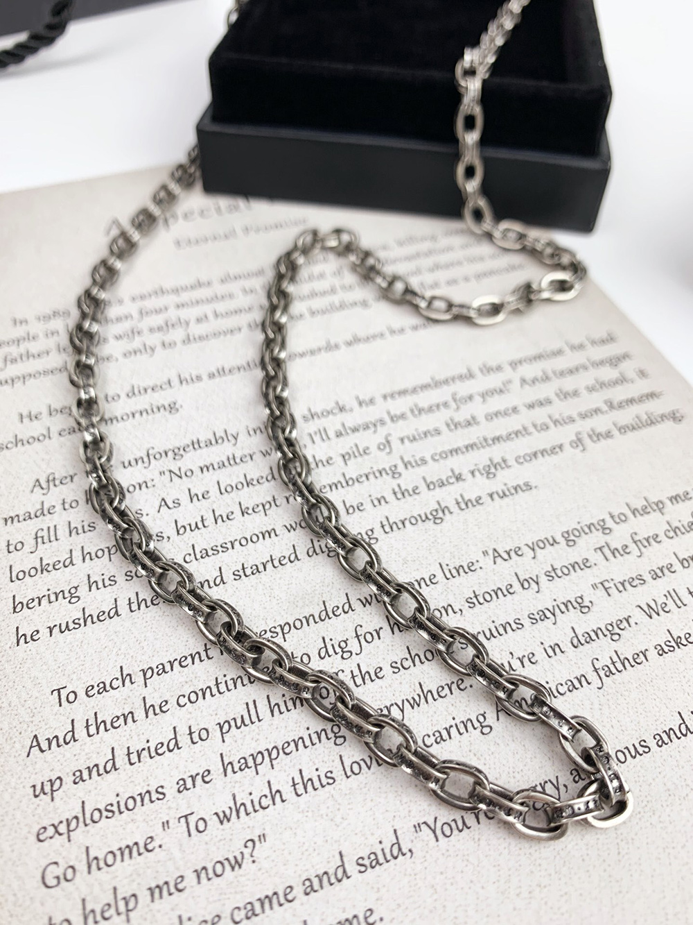 Ch**me He**ts necklaces