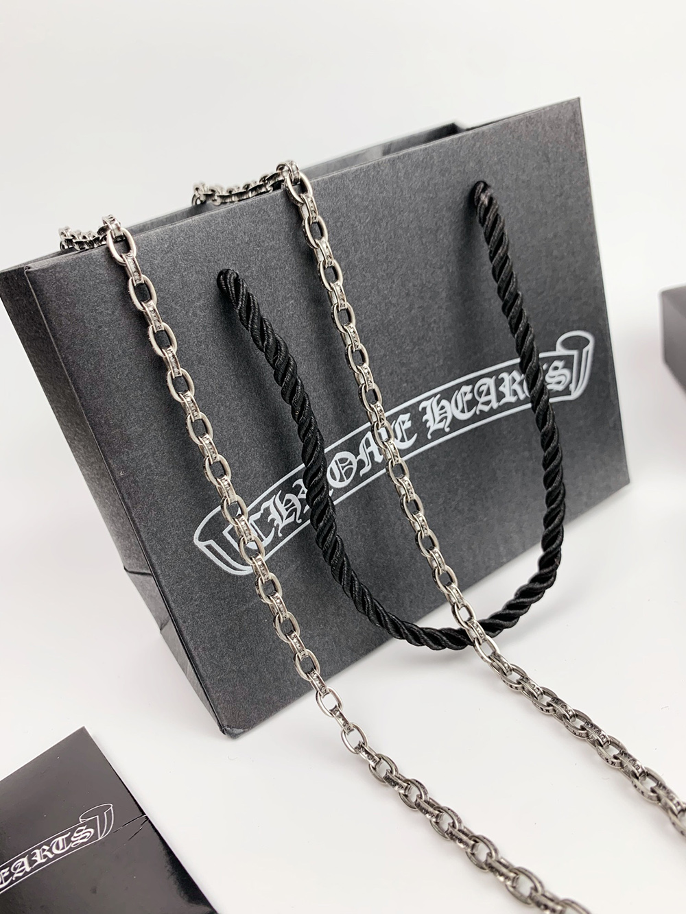 Ch**me He**ts necklaces