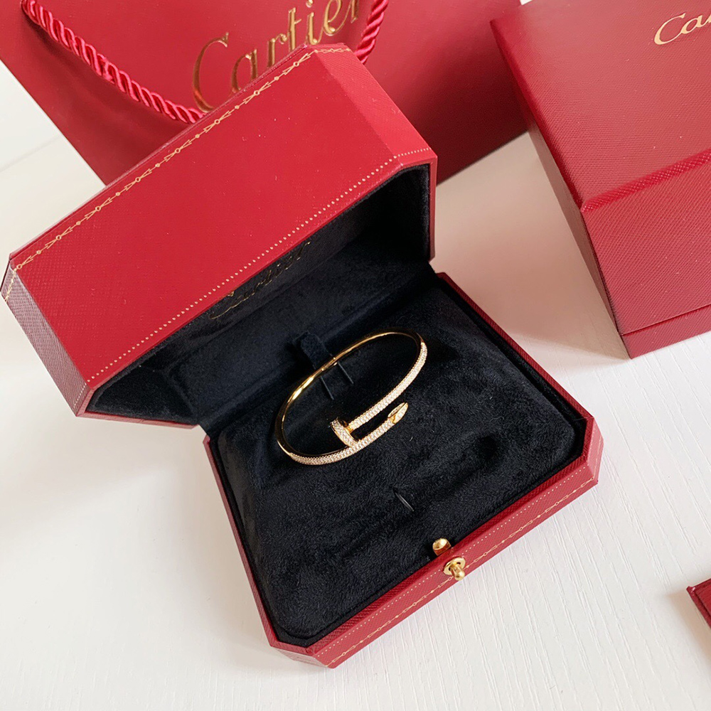 Ca*t*er juste un clou bracelet df685209