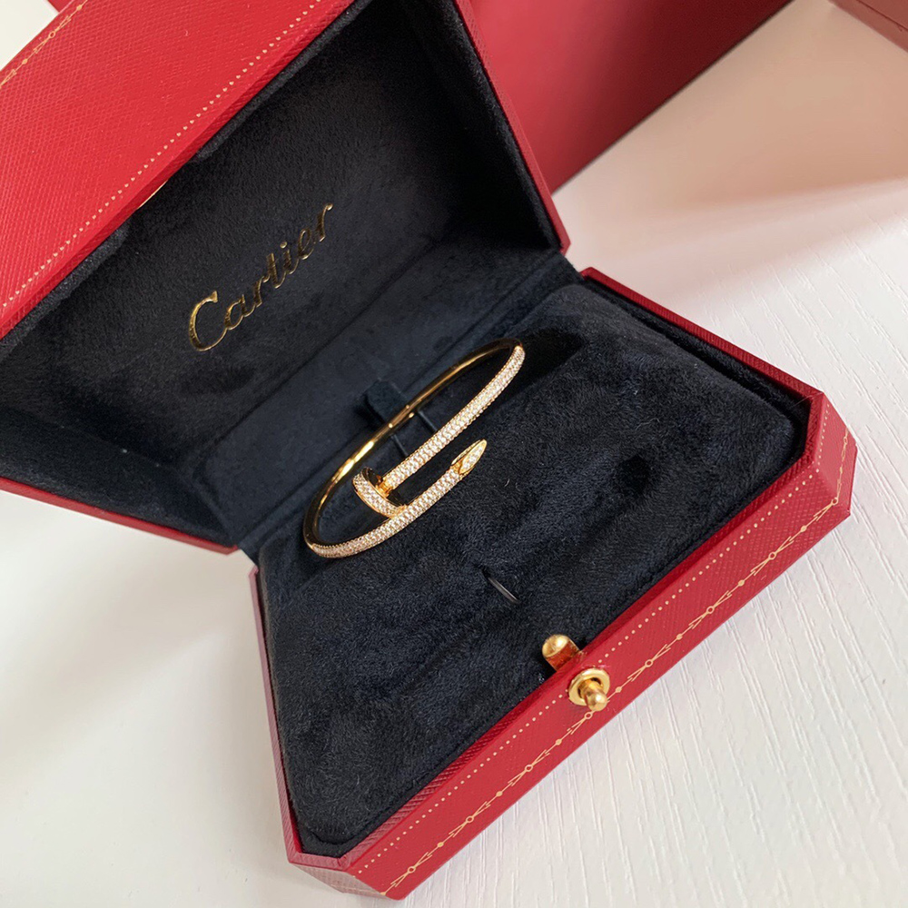 Ca*t*er juste un clou bracelet df685209