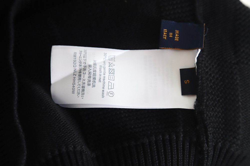 l0*is V*t0n 22ss chest pin checkerboard knitted sweater