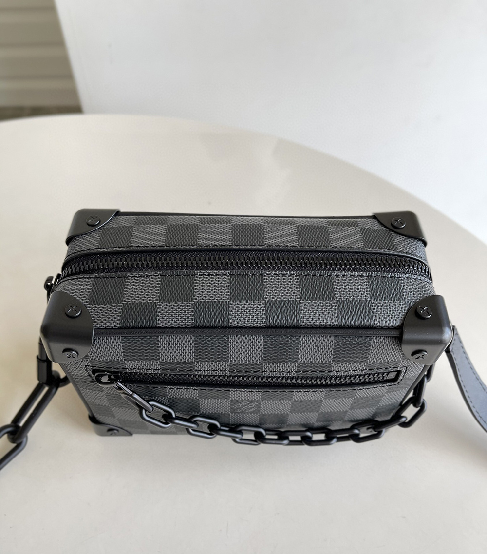 l0*is V*t0n bags m44480 18.5*13*8cm