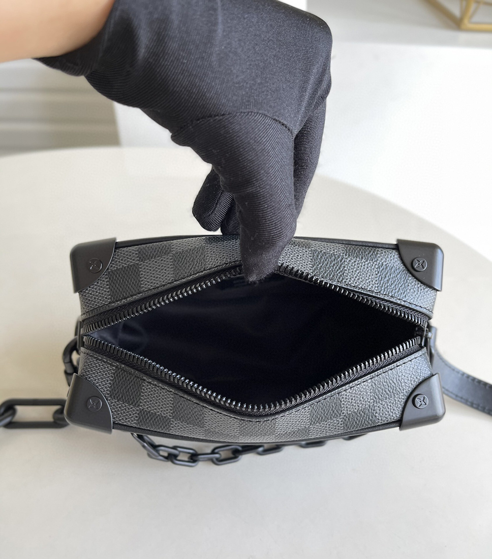 l0*is V*t0n bags m44480 18.5*13*8cm