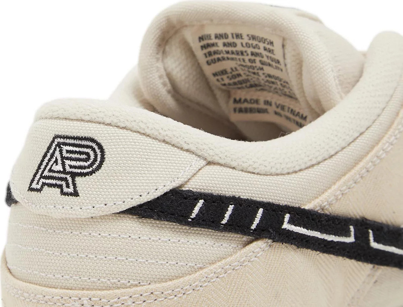 Albino & Preto x Dunk Low SB