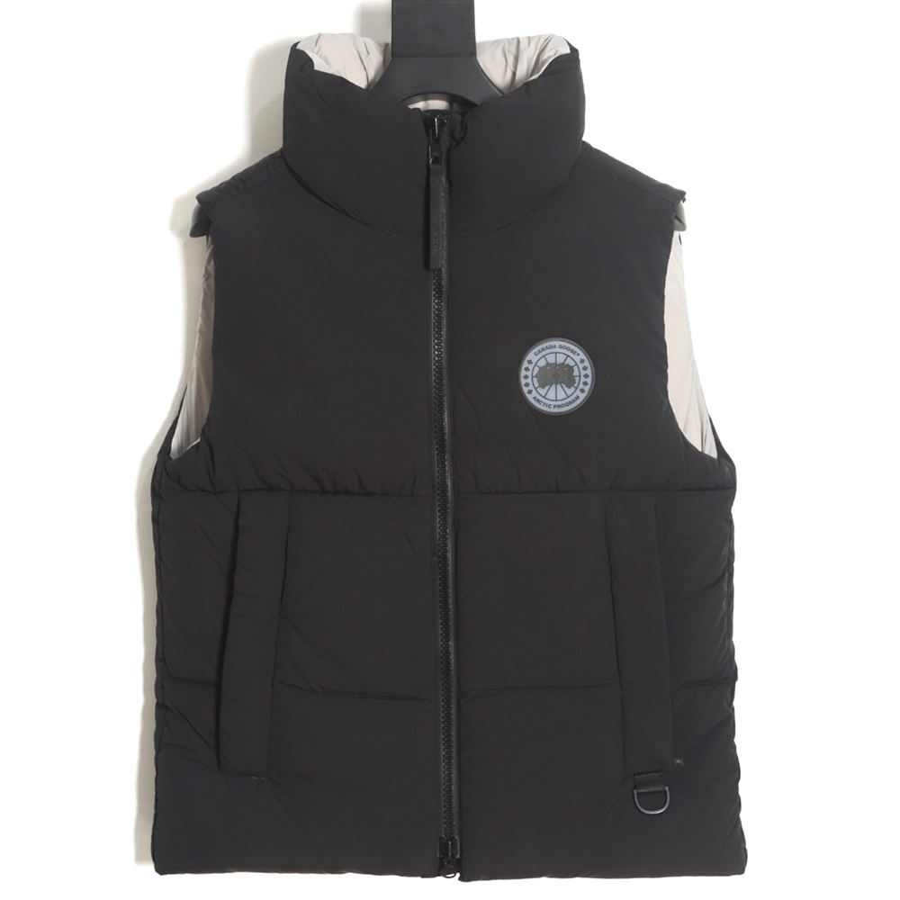 Can*a Go*e everett capsule white label down vest