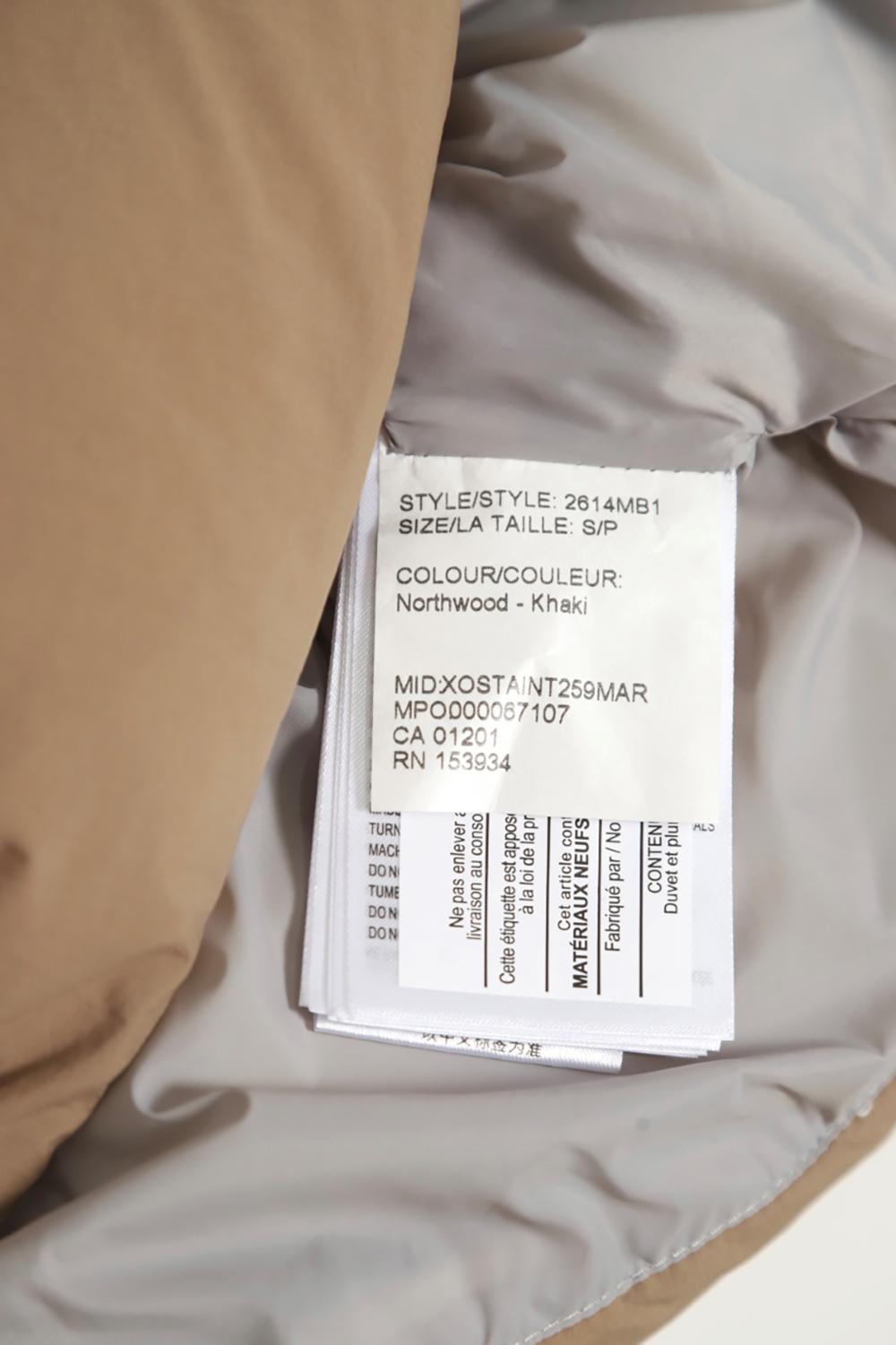 Can*a Go*e everett capsule white label down vest