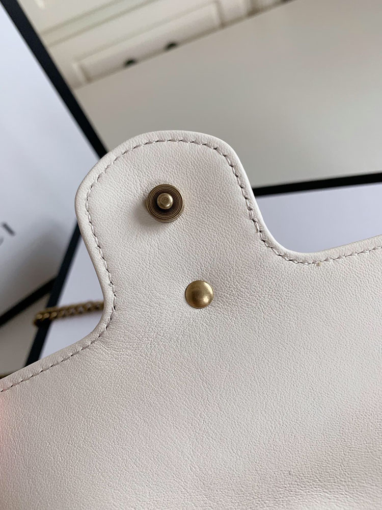 g*u*i 476433 gg marmont matelasse S*per mini bag white