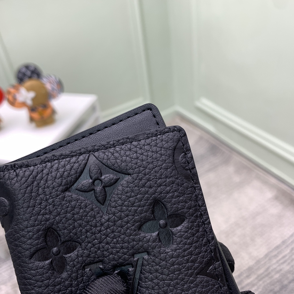 l0*is V*t0n wallets m69044 8*11*1cm