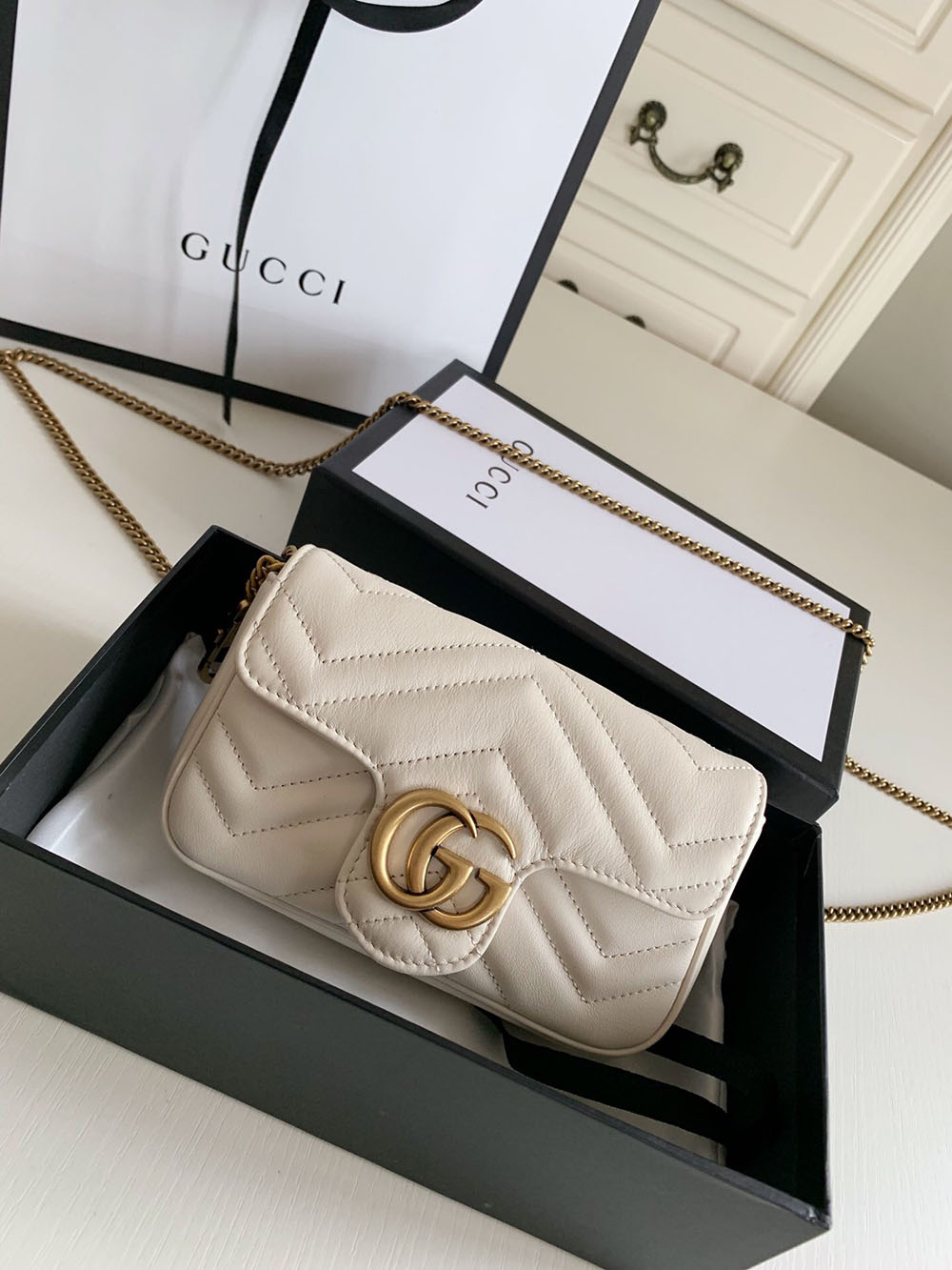 g*u*i 476433 gg marmont matelasse S*per mini bag white