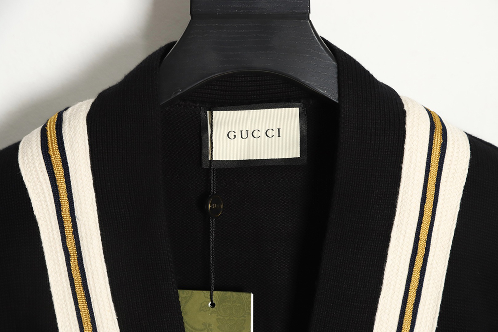 G*u*i 23fw chest bee wool cardigan jacket