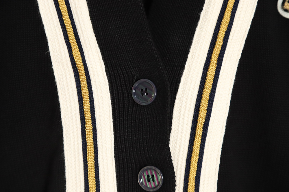 G*u*i 23fw chest bee wool cardigan jacket