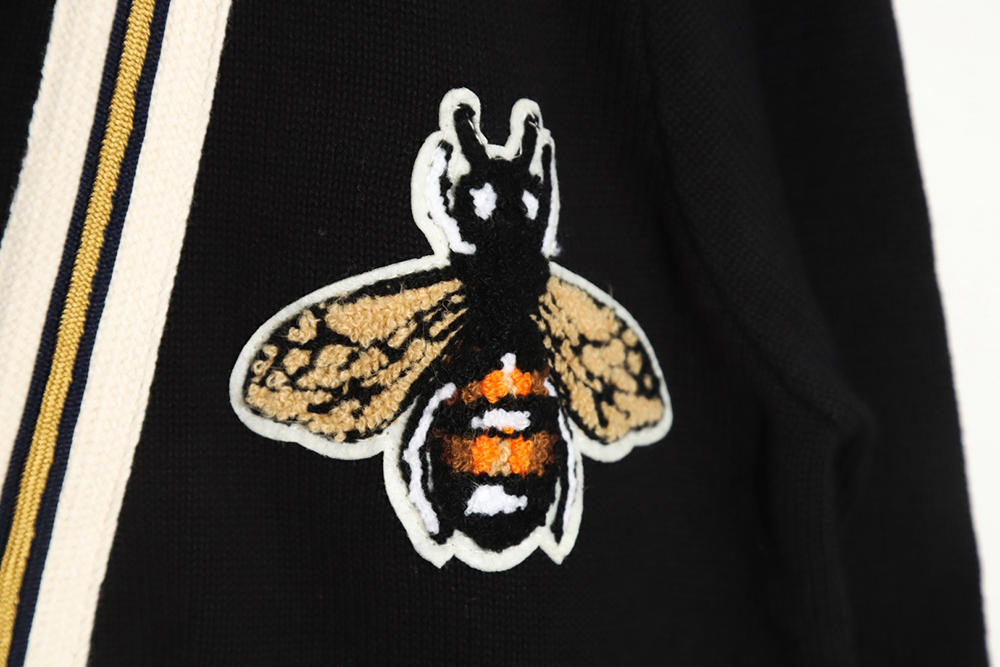 G*u*i 23fw chest bee wool cardigan jacket