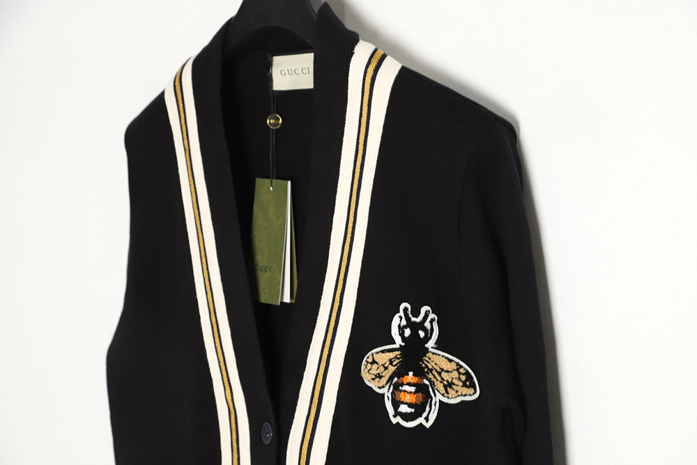 G*u*i 23fw chest bee wool cardigan jacket