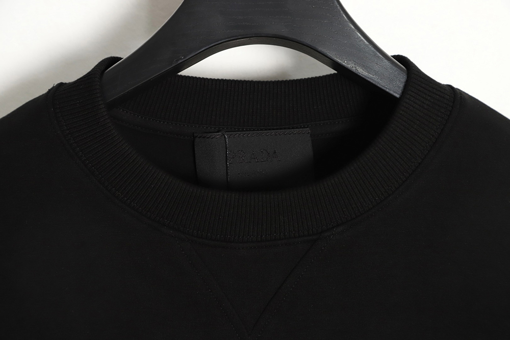 Pra*a 22fw triangle pocket crew neck sweatshirt