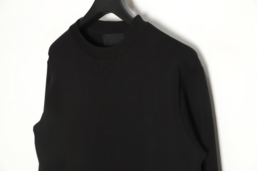 Pra*a 22fw triangle pocket crew neck sweatshirt