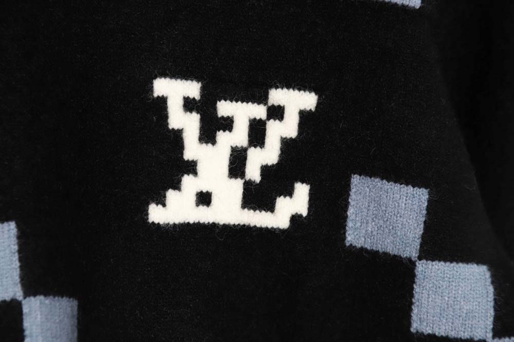 l0*is V*t0n lv l0*is V*t0n 23fw plaid mosaic crew neck sweater