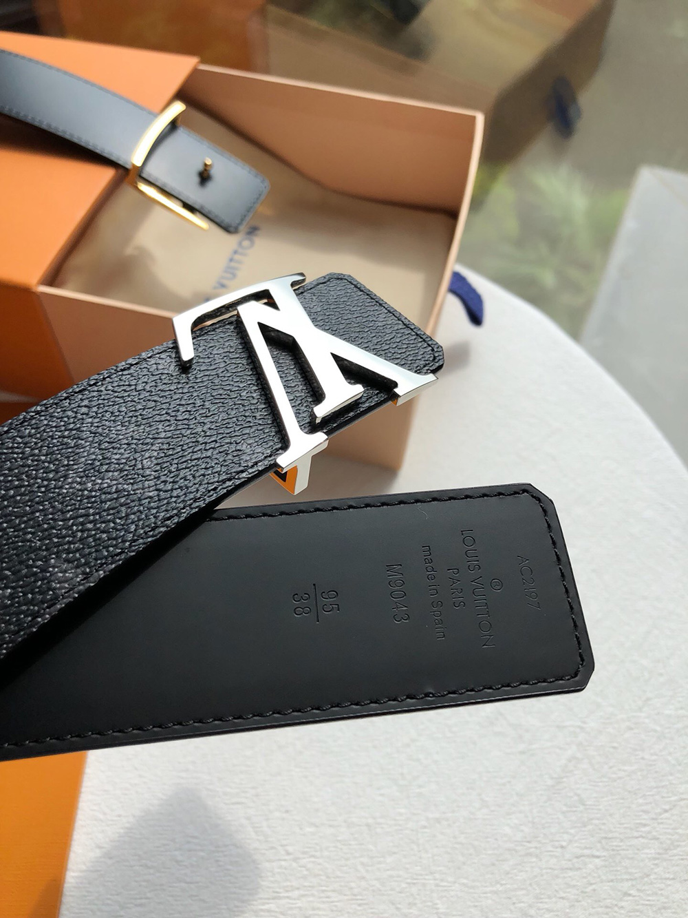 l0*is V*t0n belts m9043 40mm