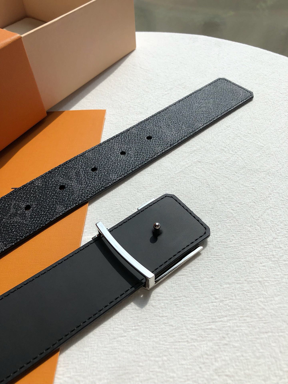 l0*is V*t0n belts m9043 40mm