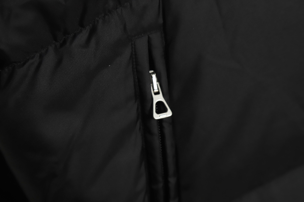 G*u*i 22ss red and green webbing down jacket