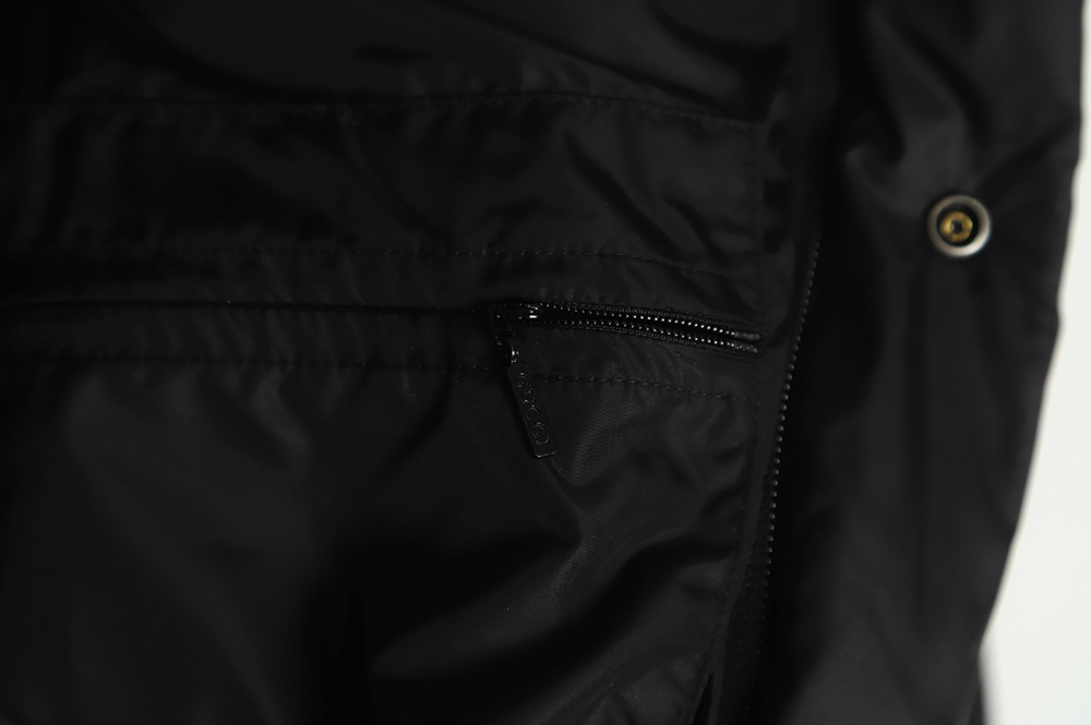 G*u*i 22ss red and green webbing down jacket