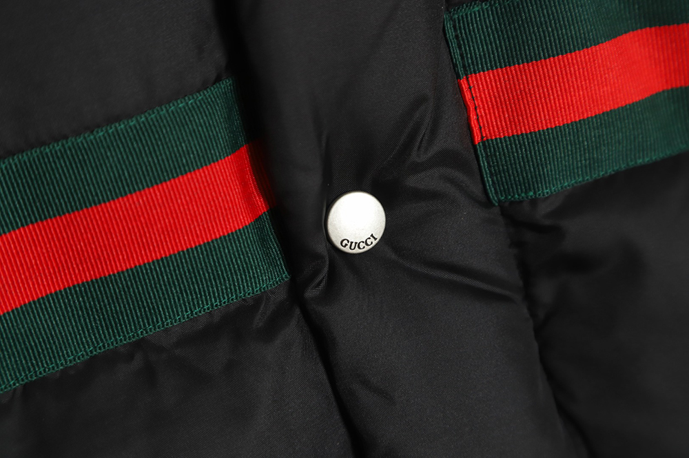 G*u*i 22ss red and green webbing down jacket