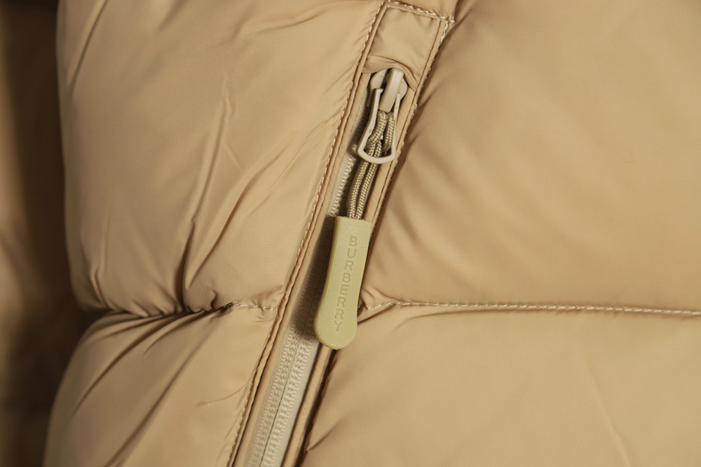 B**rry 21fw detachable sleeve down jacket