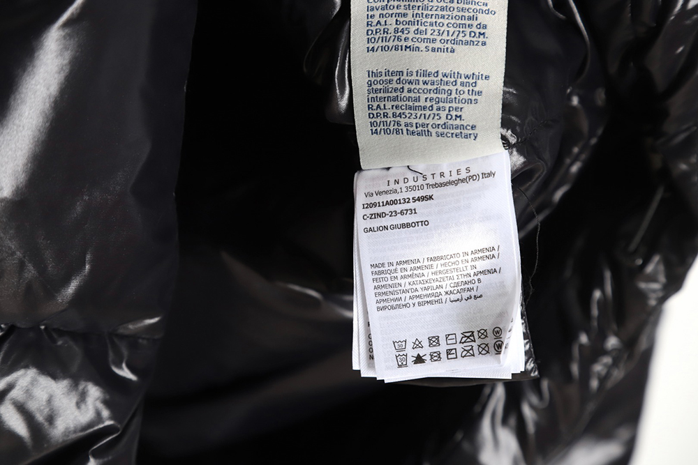 Moncler 23FW Qixi Festival Capsule Misam Series Down Jacket