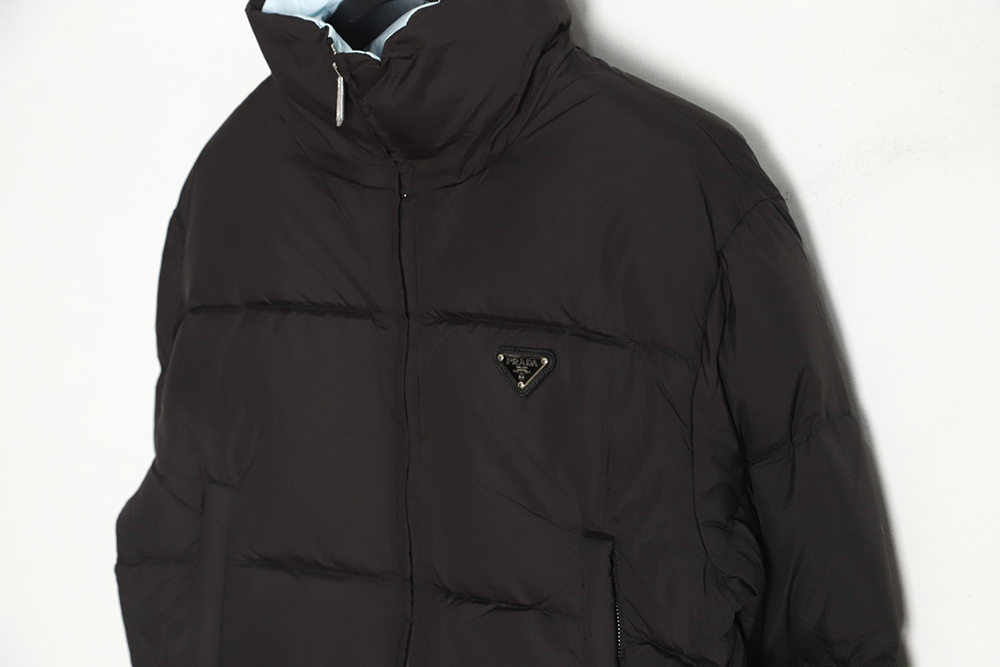 Pra*a inverted triangle stand collar short down jacket