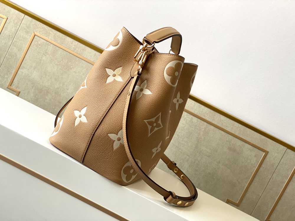 l0*is V*t0n bags m45080 26*26*17.5cm