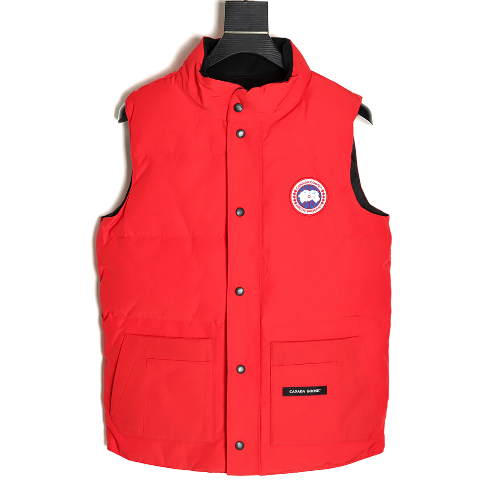 Can*a Go*e crew vest