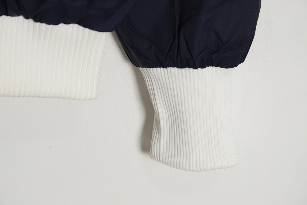 Can*a Go*e white label glacier series 01 short flight down jacket