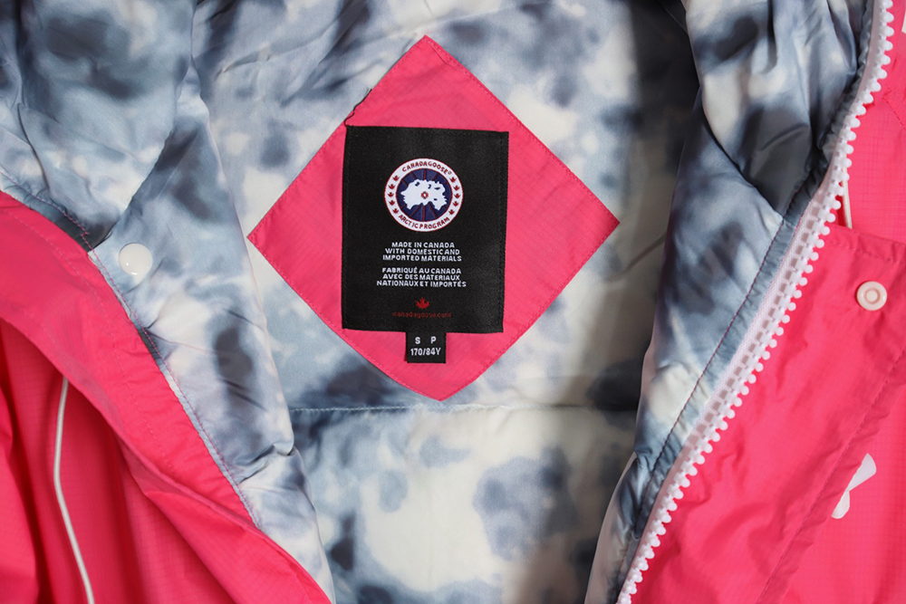 Can*a Go*e white label glacier series 01 short flight down jacket
