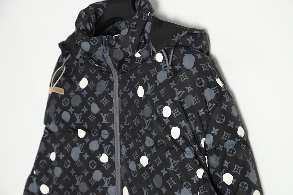 l0*is V*t0n x yayoi kusama 23fw joint polka dot down jacket