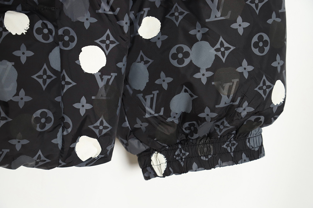 l0*is V*t0n x yayoi kusama 23fw joint polka dot down jacket