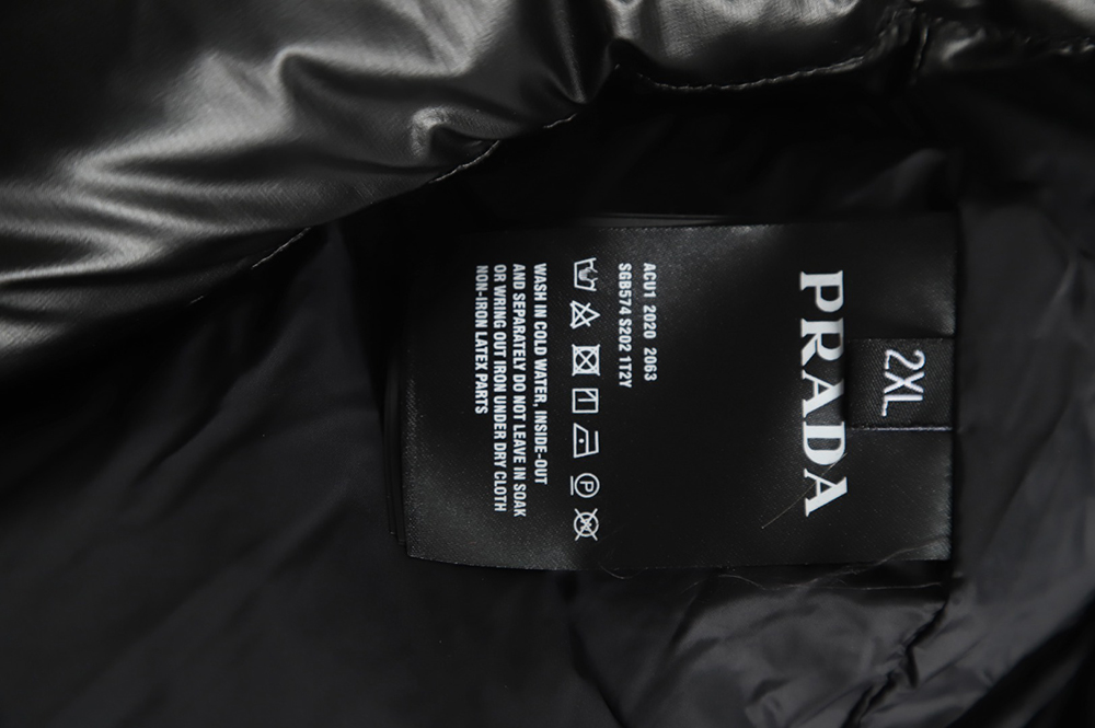 Pra*a red stripe logo down vest