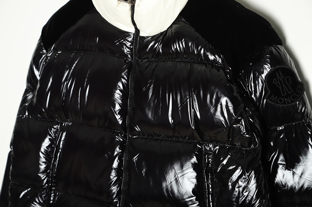 Moncler arm logo logo stand collar quilted short down jacket